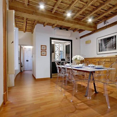 Apartmán Ych-Farnese Charme Řím Exteriér fotografie