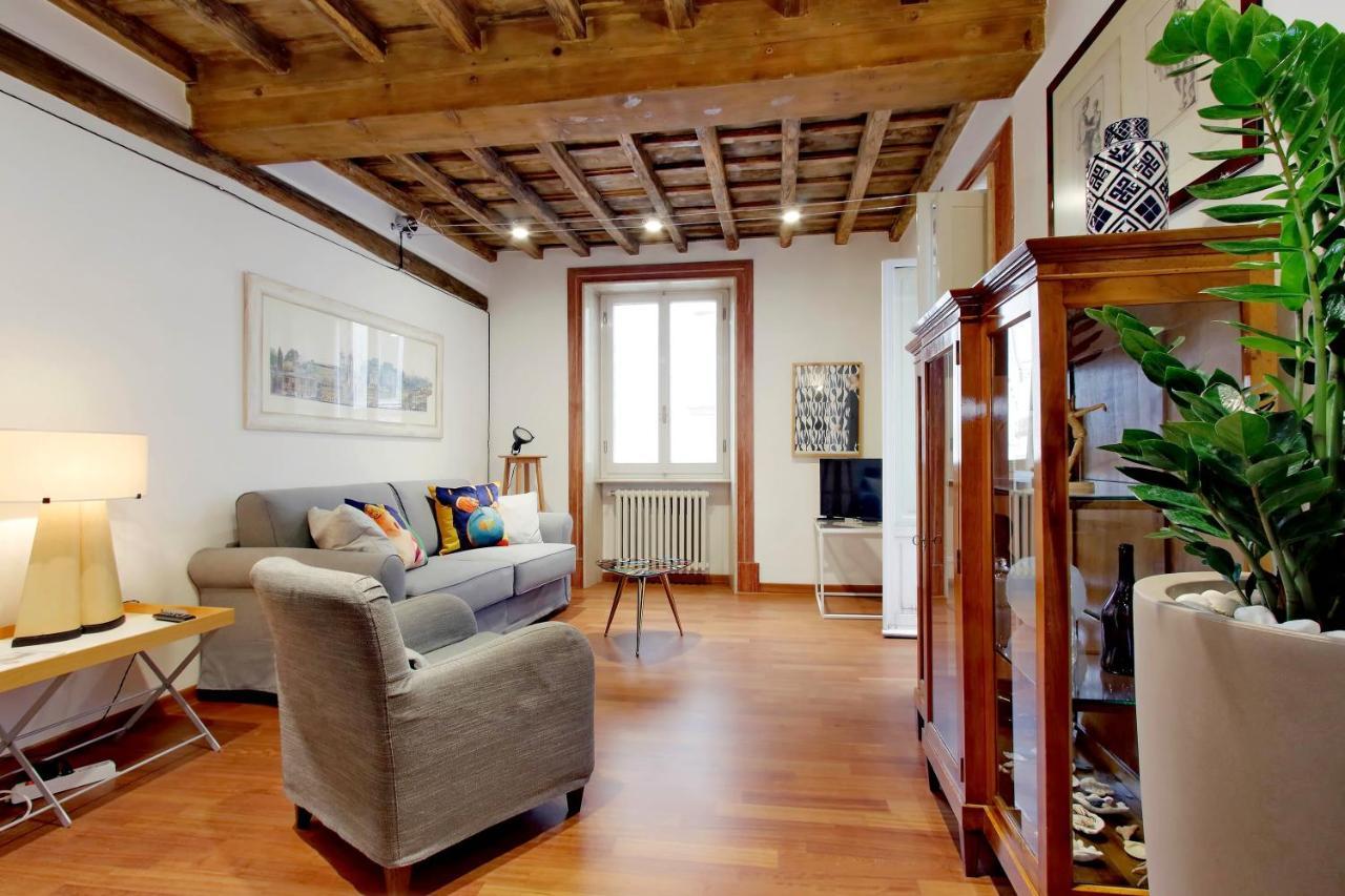 Apartmán Ych-Farnese Charme Řím Exteriér fotografie