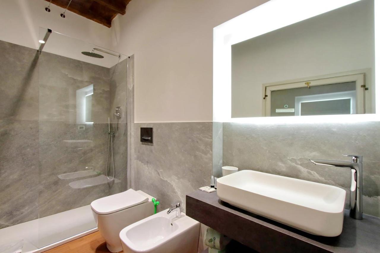 Apartmán Ych-Farnese Charme Řím Exteriér fotografie