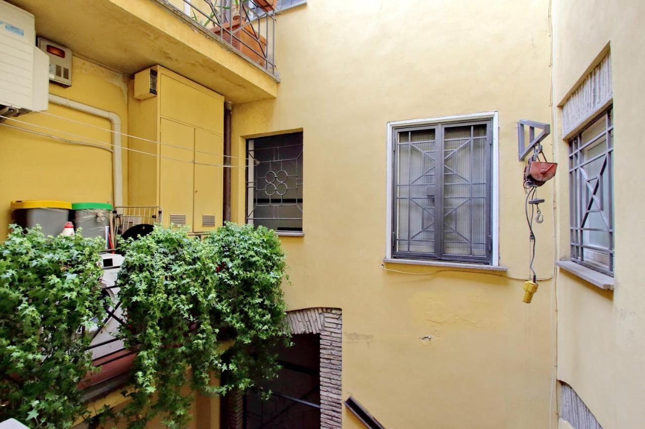 Apartmán Ych-Farnese Charme Řím Exteriér fotografie