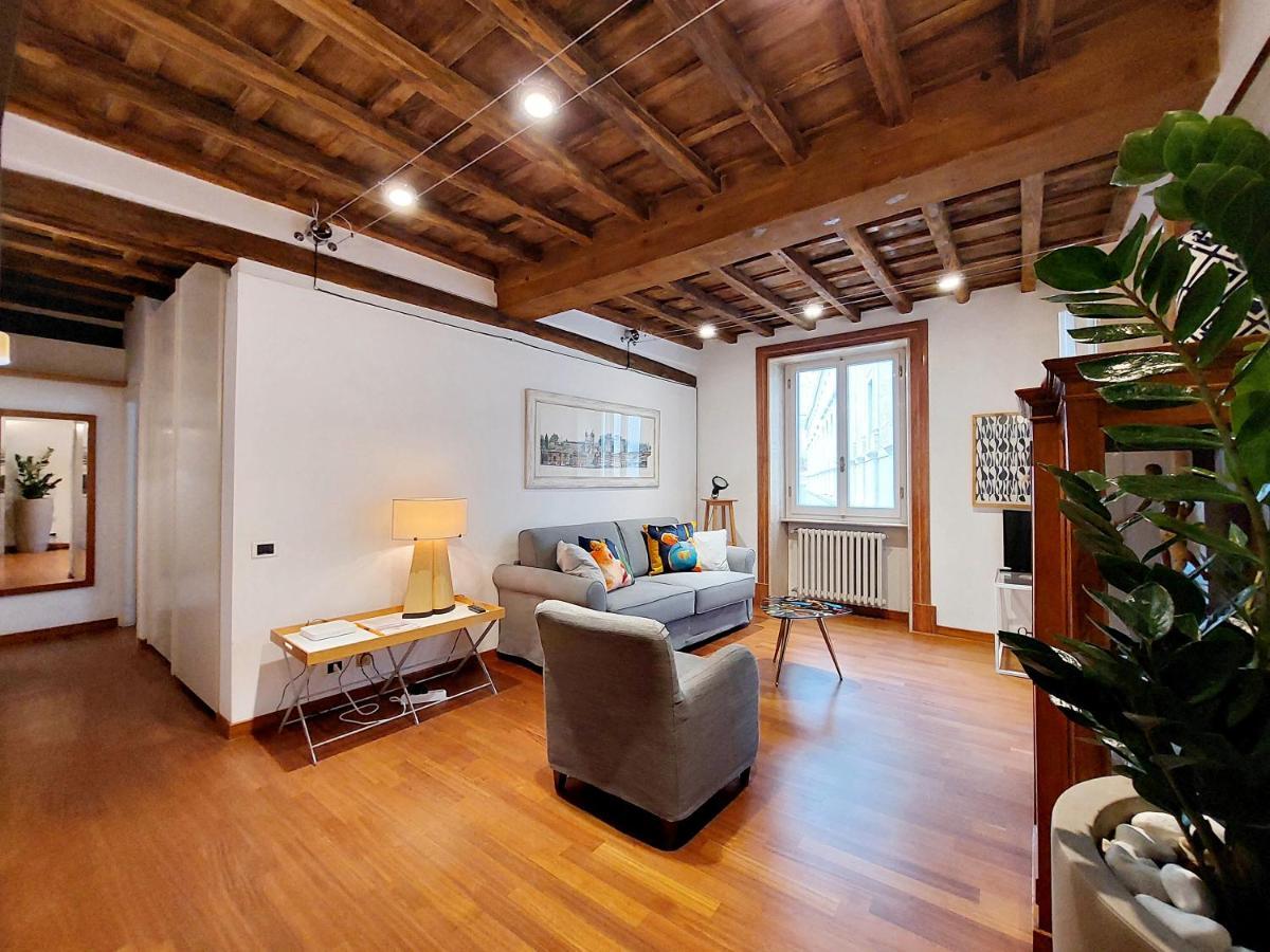 Apartmán Ych-Farnese Charme Řím Exteriér fotografie
