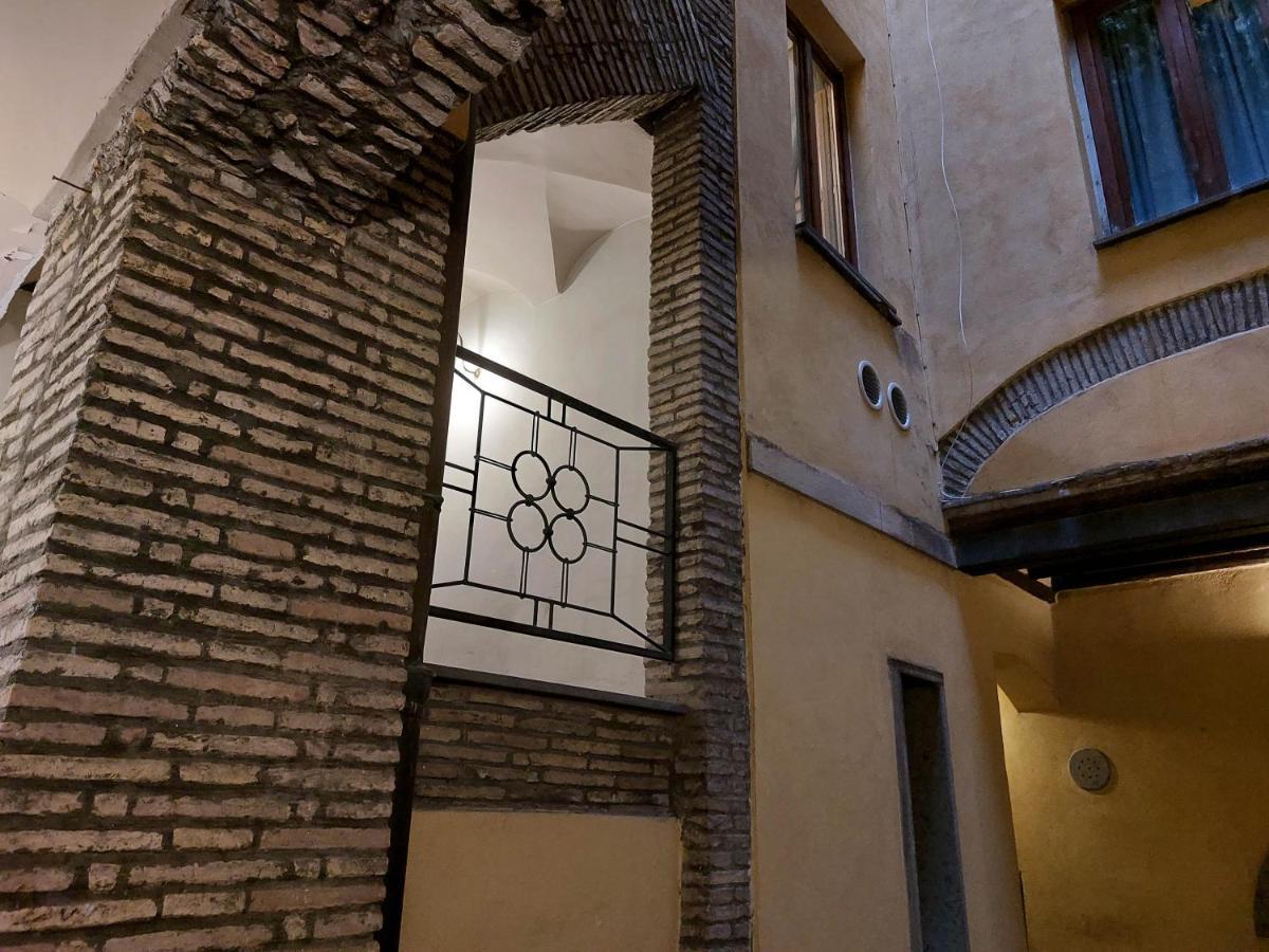 Apartmán Ych-Farnese Charme Řím Exteriér fotografie