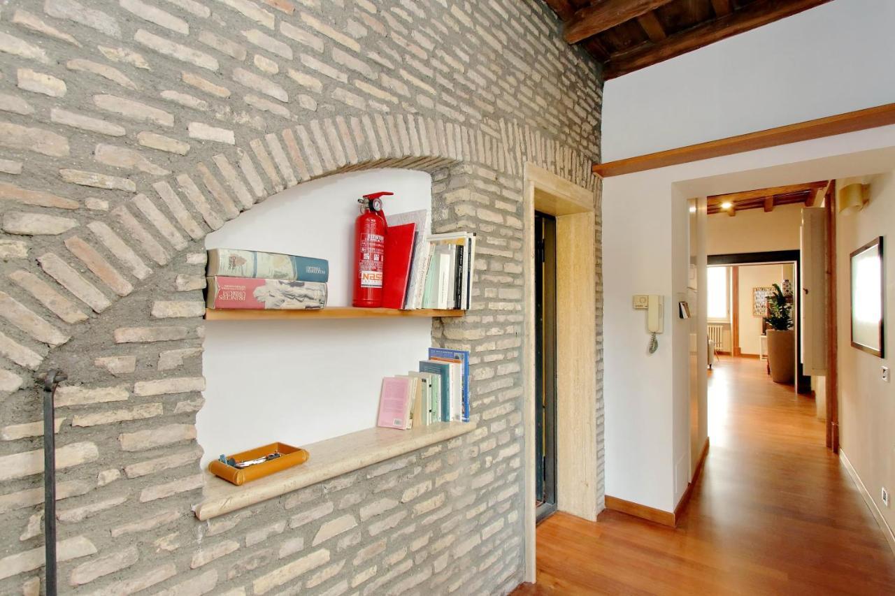 Apartmán Ych-Farnese Charme Řím Exteriér fotografie