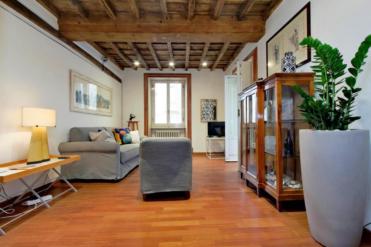 Apartmán Ych-Farnese Charme Řím Exteriér fotografie